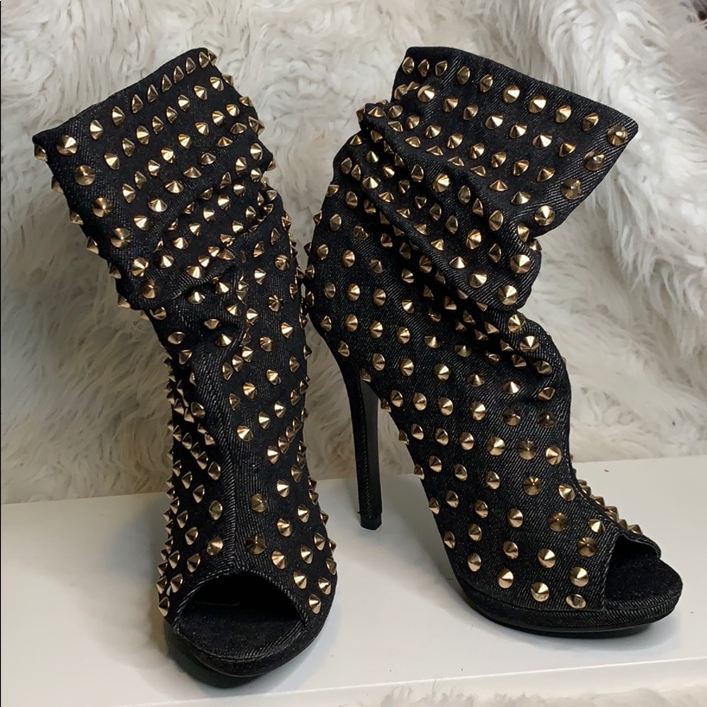 COPY - Spiked booties